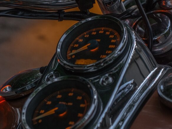 2008 Harley-Davidson Dyna Low Rider, золотистый, 900000 рублей - вид 9