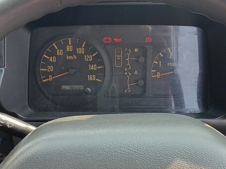 2001 Nissan Atlas, белый, 1400000 рублей, вид 2