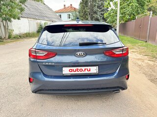 2018 Kia Ceed III, синий, 1650000 рублей, вид 5