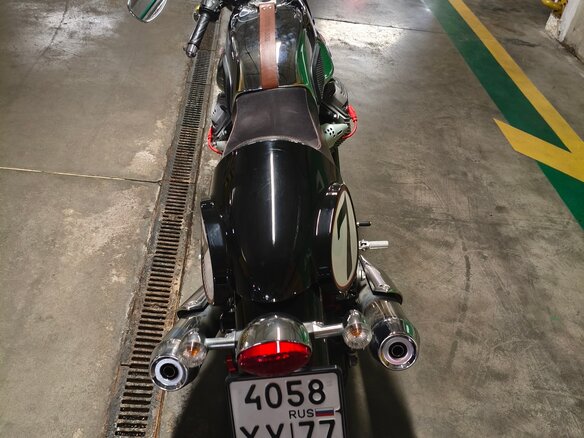2012 Moto Guzzi V 7, серебристый, 400000 рублей - вид 2