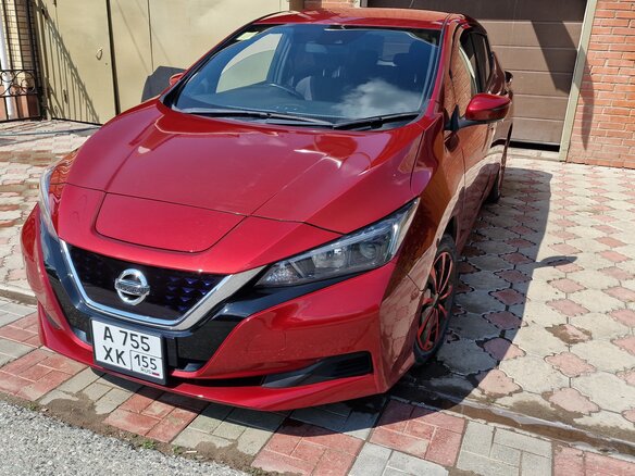 2018 Nissan Leaf II (ZE1), красный, 1850000 рублей - вид 16