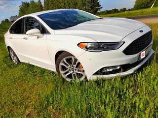 2017 Ford Fusion (North America) II Рестайлинг, белый, 1730000 рублей, вид 3
