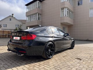 2014 BMW 3 серии 320i xDrive VI (F3x), чёрный, 1990000 рублей, вид 3