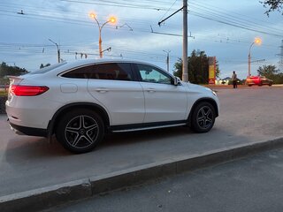 2016 Mercedes-Benz GLE Coupe 400 I (C292), белый, 4000000 рублей, вид 2