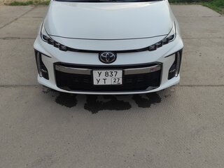 2019 Toyota Prius PHV ZVW52 IV (XW50), белый, 2000000 рублей, вид 4