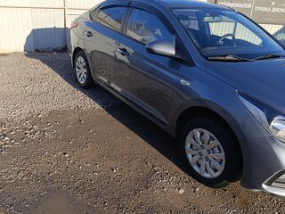 2017 Hyundai Solaris II, серебристый, 1100000 рублей, вид 5