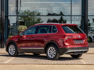 2016 Volkswagen Tiguan II, красный, 2195000 рублей, вид 4