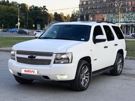 2011 Chevrolet Tahoe 6AT III, белый, 3480000 рублей, вид 2