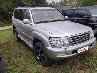 2005 Toyota Land Cruiser 105 100 Series Рестайлинг 1, белый, 1800000 рублей, вид 3
