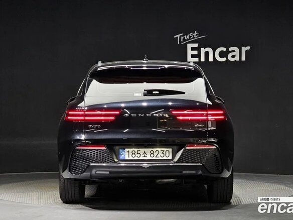 2022 Genesis GV70 I, чёрный, 7539386 рублей - вид 3