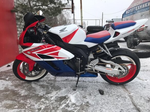 2004 Honda CBR 1000 RR/RA Fireblade, красный, 600000 рублей - вид 1