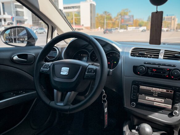2012 SEAT Leon II Рестайлинг, белый, 1300000 рублей - вид 17