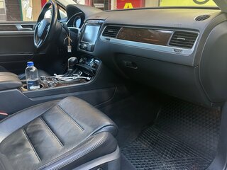 2014 Volkswagen Touareg II, серебристый, 2500000 рублей, вид 4