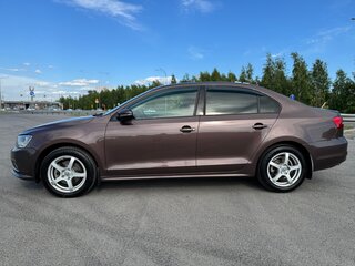 2014 Volkswagen Jetta VI Рестайлинг, коричневый, 1249000 рублей, вид 3
