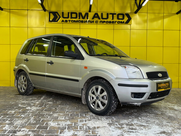 2004 Ford Fusion I, серебристый, 379000 рублей - вид 2