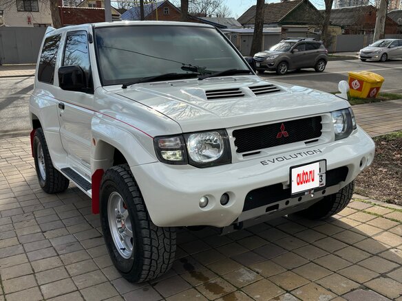 1997 Mitsubishi Pajero II Рестайлинг, белый, 2700000 рублей - вид 1