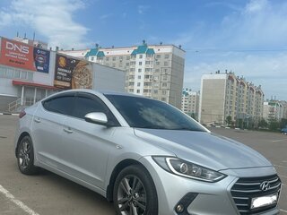 2017 Hyundai Elantra VI (AD), серебристый, 1600000 рублей, вид 3