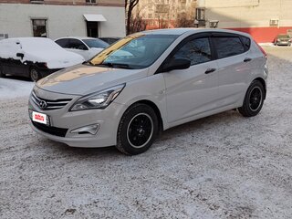 2015 Hyundai Solaris I Рестайлинг, бежевый, 750000 рублей, вид 2