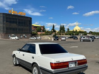 1990 Toyota Crown VIII (S130), бежевый, 455000 рублей, вид 2