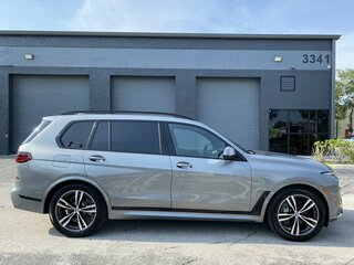 2022 BMW X7 40i I (G07) Рестайлинг, серебристый, 12490000 рублей, вид 5