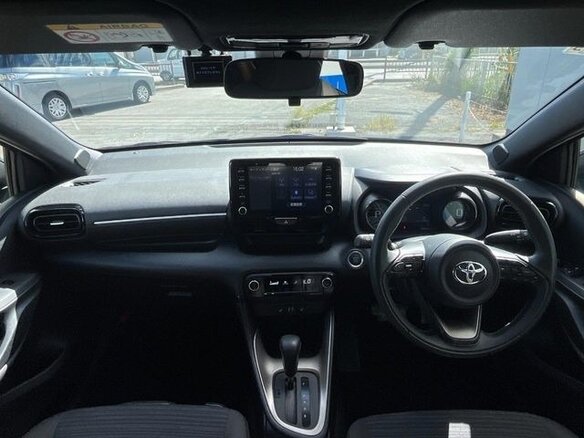2023 Toyota Yaris IV, голубой, 1251000 рублей - вид 6