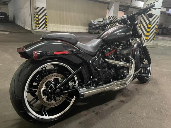 2017 Harley-Davidson Breakout, чёрный, 2100000 рублей - вид 4