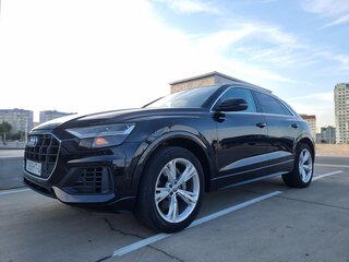 2019 Audi Q8 55 TFSI I (4M), чёрный, 5300000 рублей, вид 1