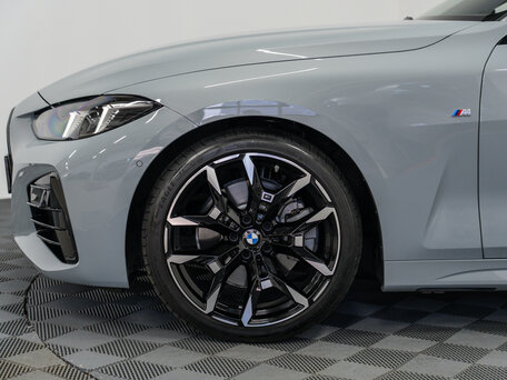 2025 BMW 4 серии 430i G22, G23, G26 Рестайлинг, серый, 7790000 рублей, вид 4