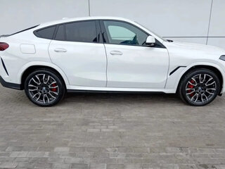 2024 BMW X6 40i III (G06) Рестайлинг, белый, 14800000 рублей, вид 4