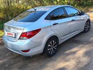 2013 Hyundai Solaris I, серебристый, 600000 рублей, вид 3