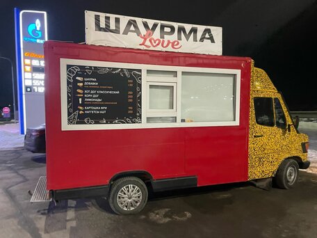 1995 Mercedes-Benz T1, жёлтый, 750000 рублей, вид 3
