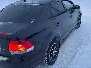 2013 Volkswagen Polo V, чёрный, 700000 рублей, вид 3