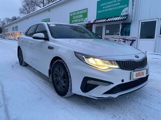 2018 Kia Optima IV Рестайлинг, белый, 1499999 рублей, вид 3