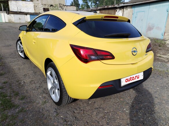 2013 Opel Astra GTC J Рестайлинг, жёлтый, 1800000 рублей - вид 5