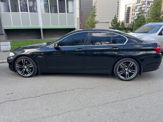 2012 BMW 5 серии 520i VI (F10/F11/F07), чёрный, 1700000 рублей, вид 4