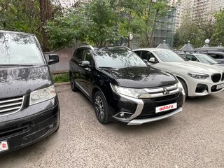 2015 Mitsubishi Outlander III Рестайлинг 2, чёрный, 1990000 рублей, вид 4