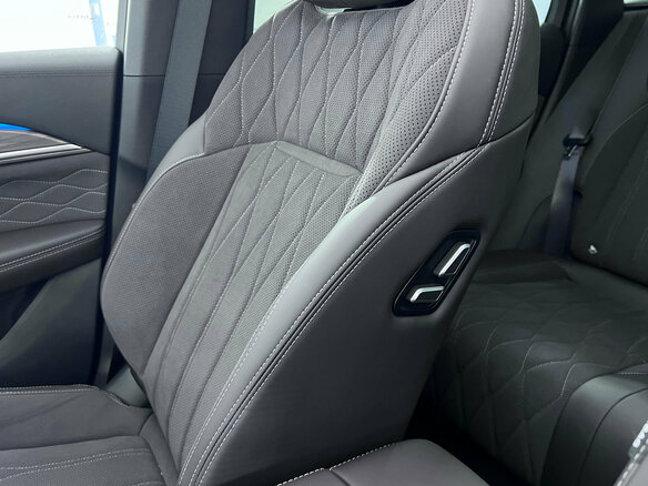 2026 Geely Monjaro (Xingyue L) I Рестайлинг 2 (China Market), белый, 4299000 рублей - вид 20