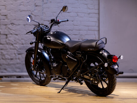 2025 Royal Enfield Classic 350, чёрный, 511000 рублей, вид 3