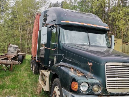 2002 Freightliner FLC, зелёный, 800000 рублей, вид 5