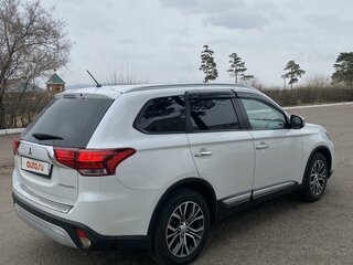 2016 Mitsubishi Outlander III Рестайлинг 2, белый, 2500000 рублей, вид 5