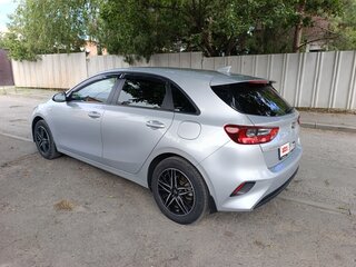 2018 Kia Ceed III, серебристый, 1650000 рублей, вид 4