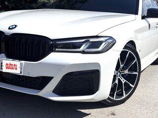 2020 BMW 5 серии 530i xDrive VII (G30/G31/G38) Рестайлинг, белый, 4490000 рублей, вид 3