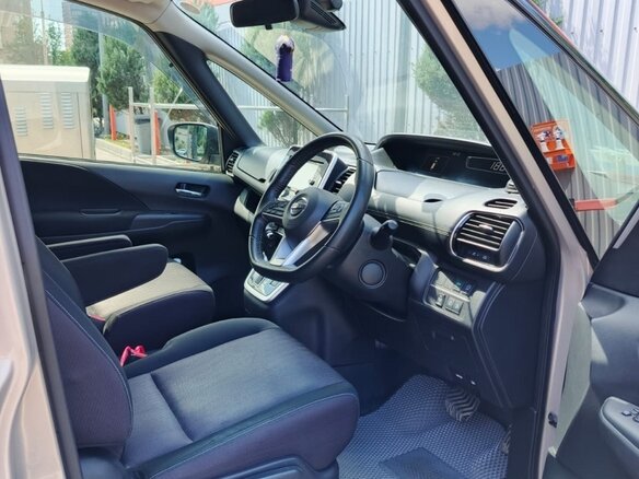 2017 Nissan Serena S-Hybrid V (C27), бежевый - вид 11