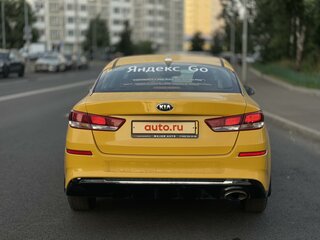 2019 Kia Optima IV Рестайлинг, белый, 1400000 рублей, вид 5