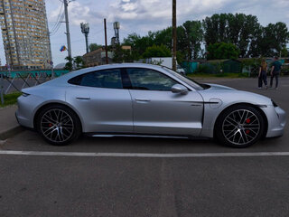 2021 Porsche Taycan 4S I, серый, 8700000 рублей, вид 3