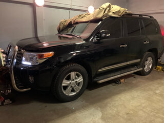 2013 Toyota Land Cruiser 200 Series Рестайлинг 1, чёрный, 16000000 рублей, вид 1