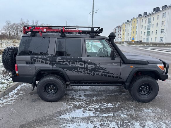 2011 Toyota Land Cruiser 76 70 Series Рестайлинг 1, серый, 5200000 рублей - вид 2