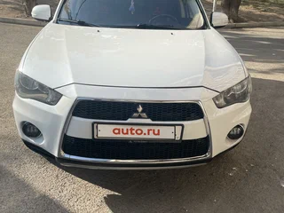 2013 Mitsubishi Outlander II Рестайлинг, белый, 1000000 рублей, вид 1