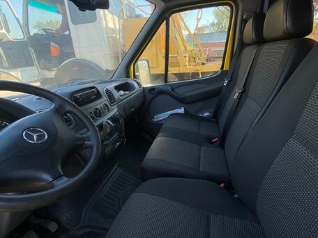 2018 Mercedes-Benz Sprinter Classic, жёлтый, 2200000 рублей, вид 2