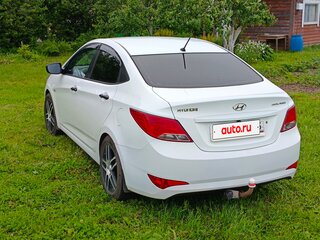 2015 Hyundai Solaris I Рестайлинг, белый, 820000 рублей, вид 4